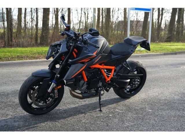 ktm - 1390-super-duke-r-evo