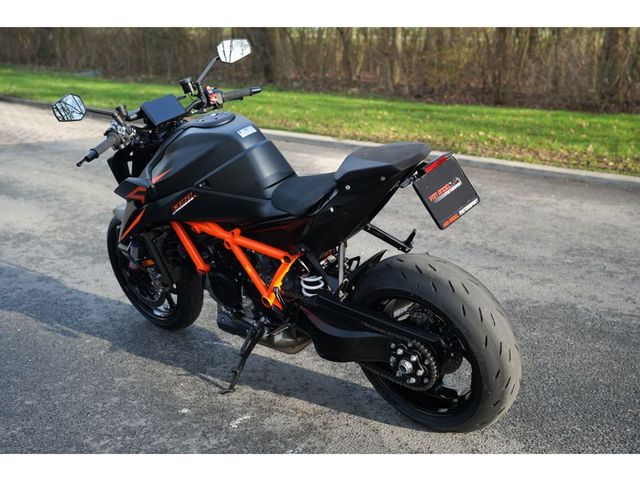 ktm - 1390-super-duke-r-evo