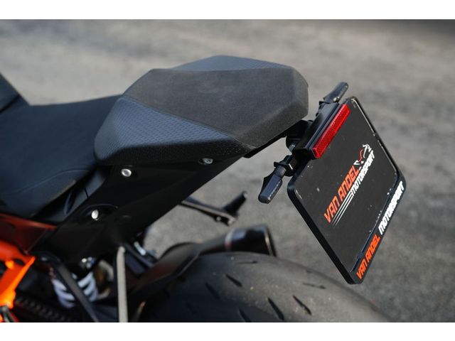 ktm - 1390-super-duke-r-evo