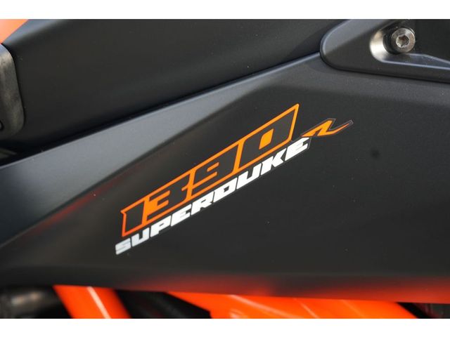 ktm - 1390-super-duke-r-evo