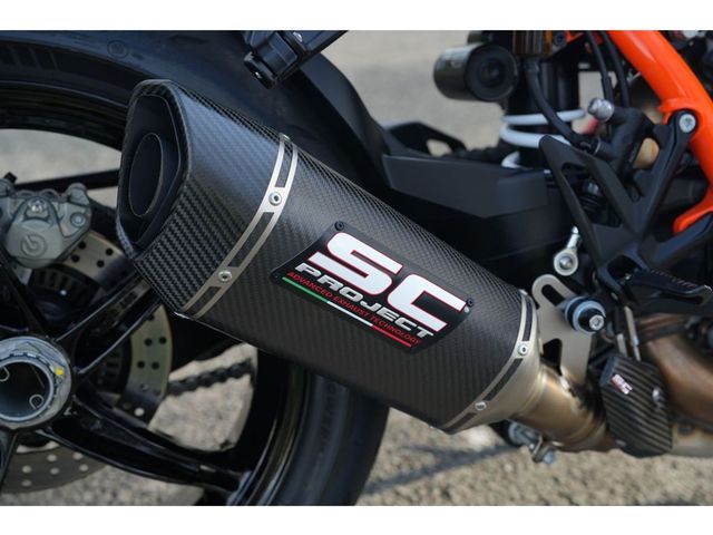 ktm - 1390-super-duke-r-evo