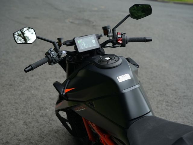 ktm - 1390-super-duke-r-evo