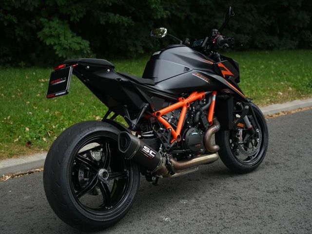 ktm - 1390-super-duke-r-evo