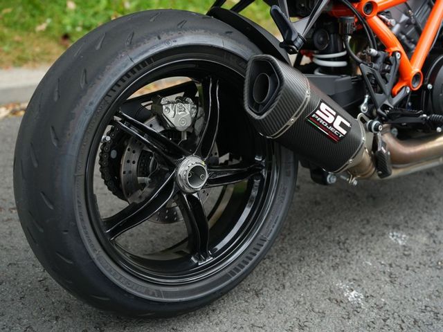ktm - 1390-super-duke-r-evo