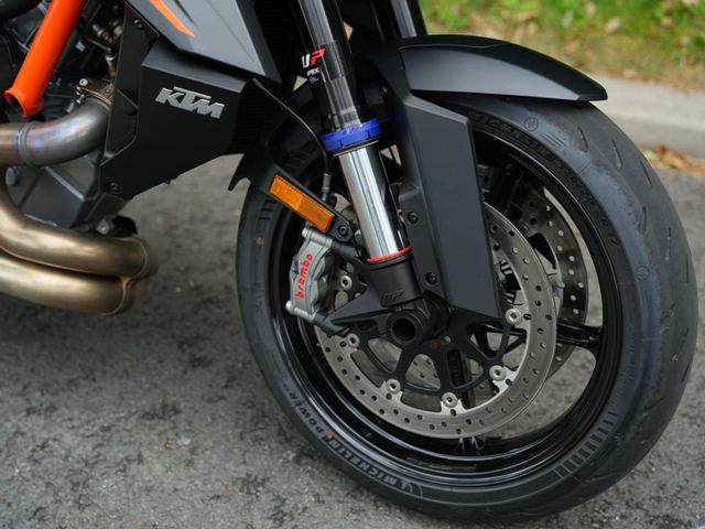 ktm - 1390-super-duke-r-evo