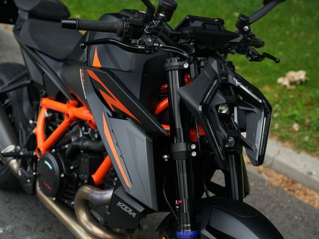ktm - 1390-super-duke-r-evo
