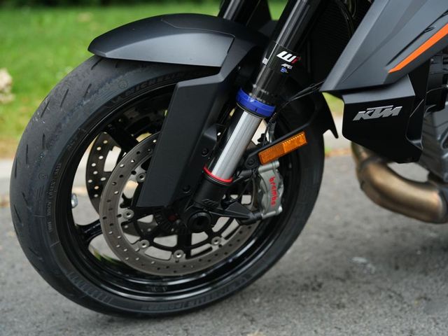 ktm - 1390-super-duke-r-evo