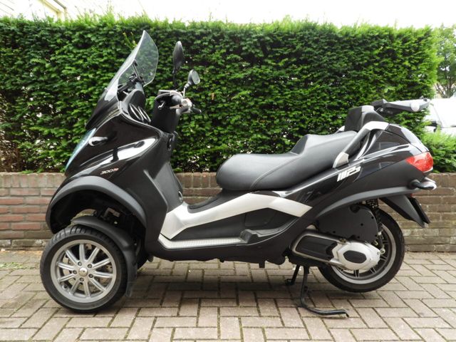 piaggio - mp3-300-lt-touring