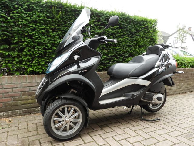 piaggio - mp3-300-lt-touring