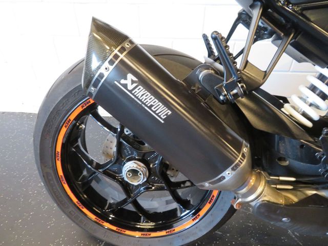 ktm - 1290-super-duke-r