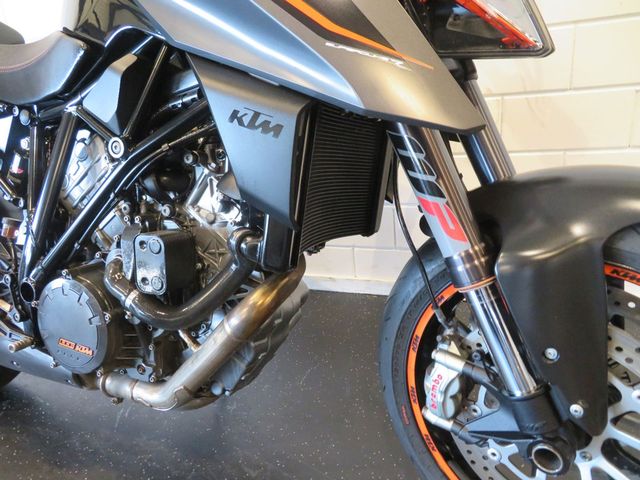 ktm - 1290-super-duke-r