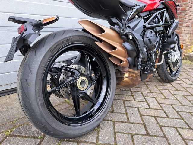 mv-agusta - brutale-800-eas