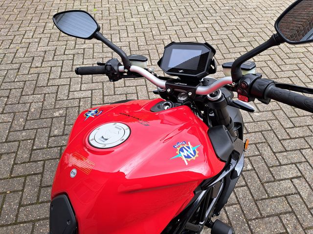 mv-agusta - brutale-800-eas