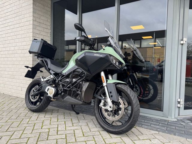 zero - dsr-x-zf-17.3