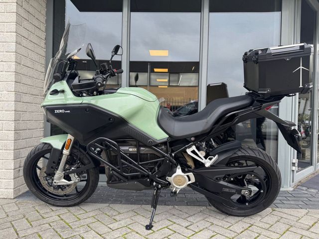 zero - dsr-x-zf-17.3