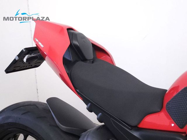 ducati - streetfighter-v4s