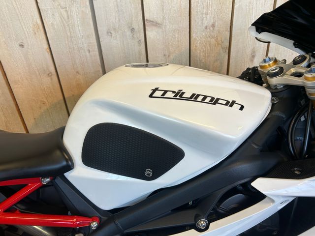 triumph - daytona-675-r