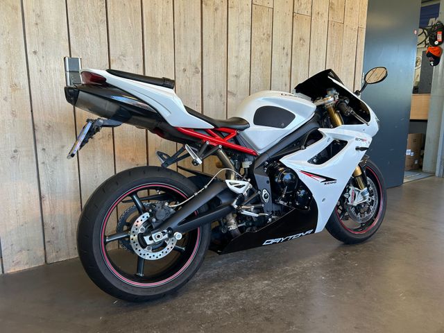 triumph - daytona-675-r