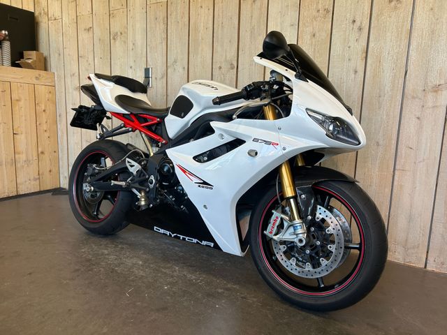 triumph - daytona-675-r
