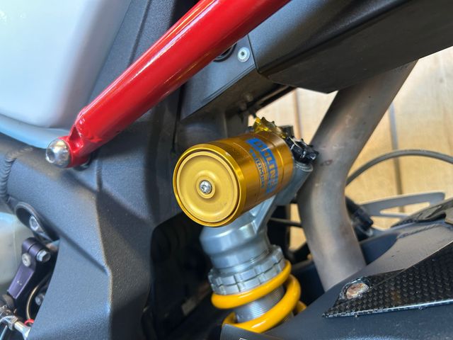 triumph - daytona-675-r