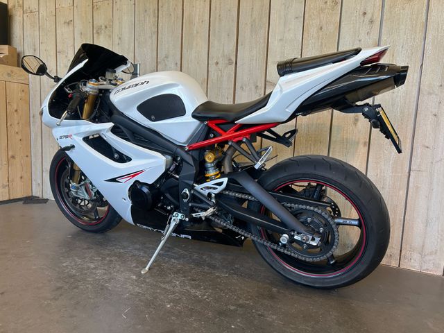 triumph - daytona-675-r