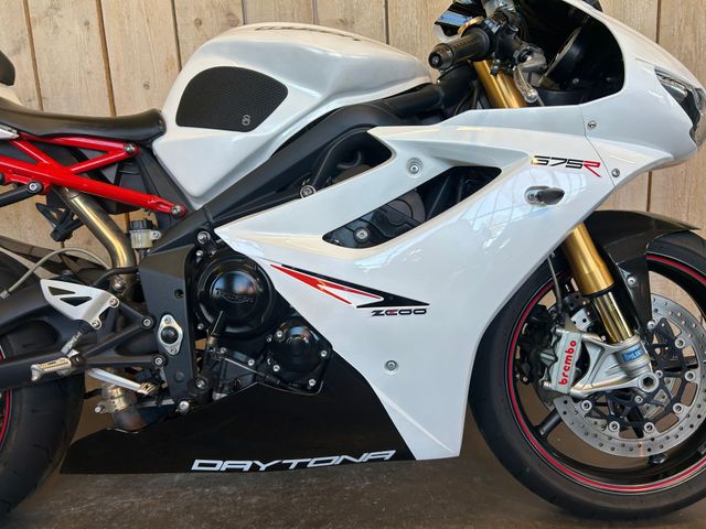 triumph - daytona-675-r