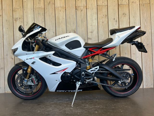 triumph - daytona-675-r