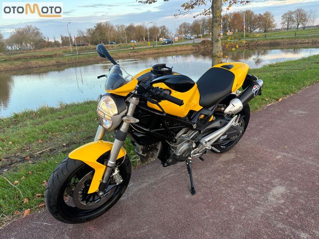 ducati - monster-696