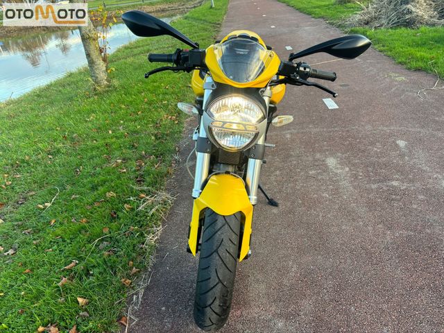 ducati - monster-696