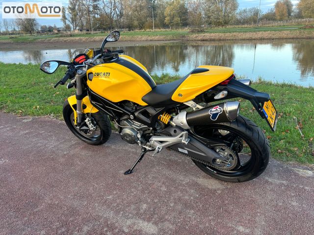 ducati - monster-696