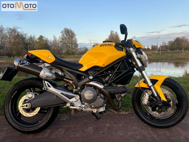 ducati - monster-696