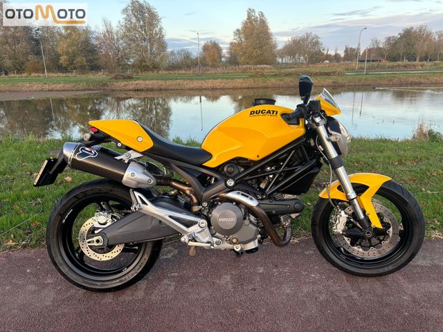 ducati - monster-696