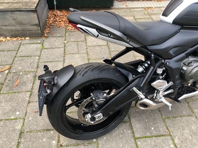 triumph - trident-660-triple-tribute-edition