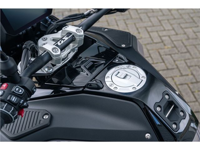bmw - r-1300-gs-adventure