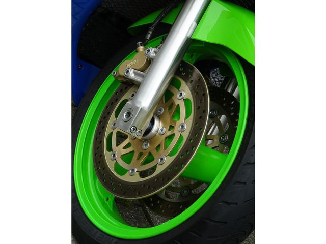 kawasaki - zxr-750