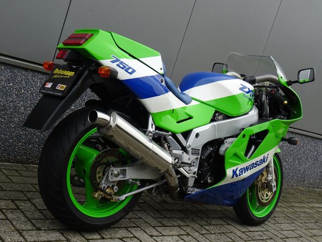 kawasaki - zxr-750