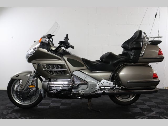 honda - gl-1800-goldwing-abs