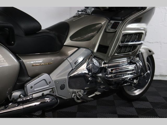 honda - gl-1800-goldwing-abs