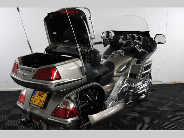 honda - gl-1800-goldwing-abs