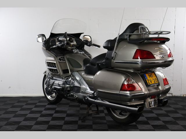 honda - gl-1800-goldwing-abs