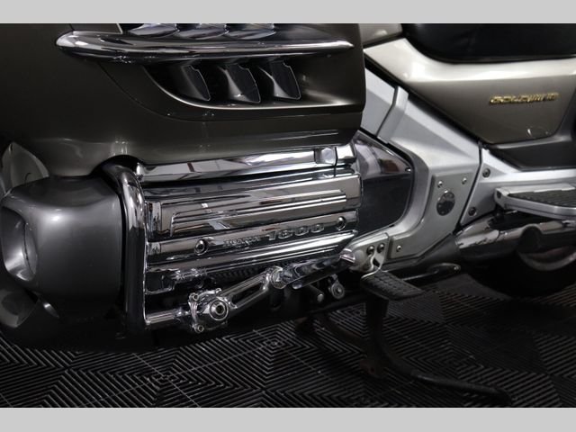 honda - gl-1800-goldwing-abs
