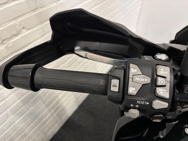 kawasaki - versys-1000-se-tourer--