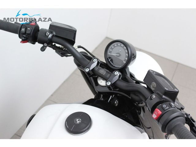 bmw - r-18