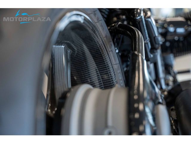 bmw - r-18