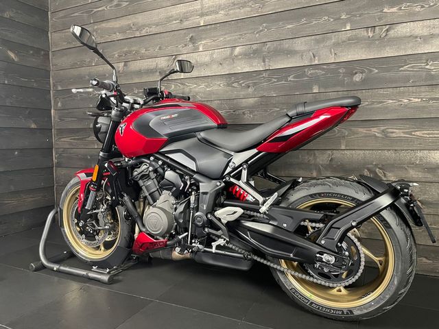 triumph - trident-800