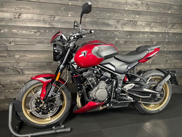 triumph - trident-800