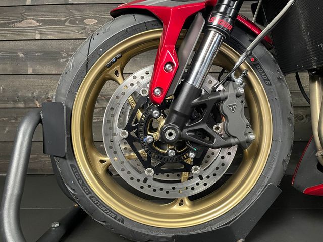 triumph - trident-800