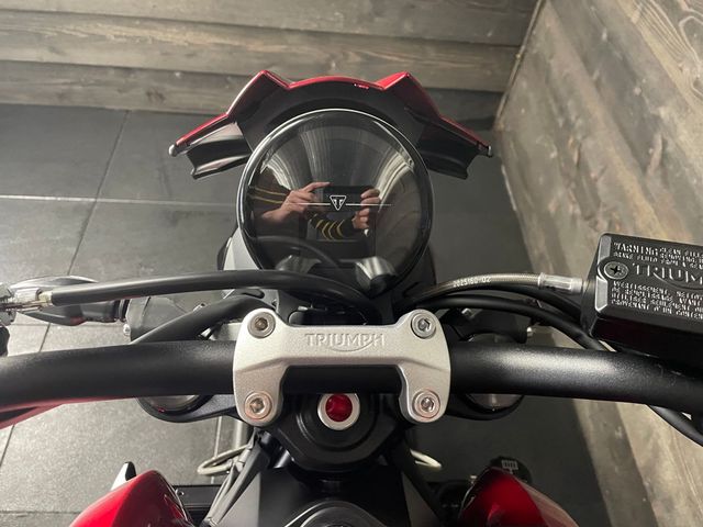 triumph - trident-800