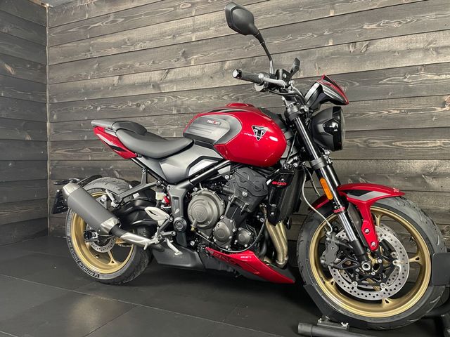 triumph - trident-800