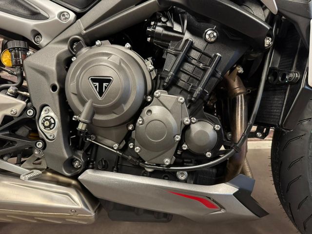triumph - street-triple-rs